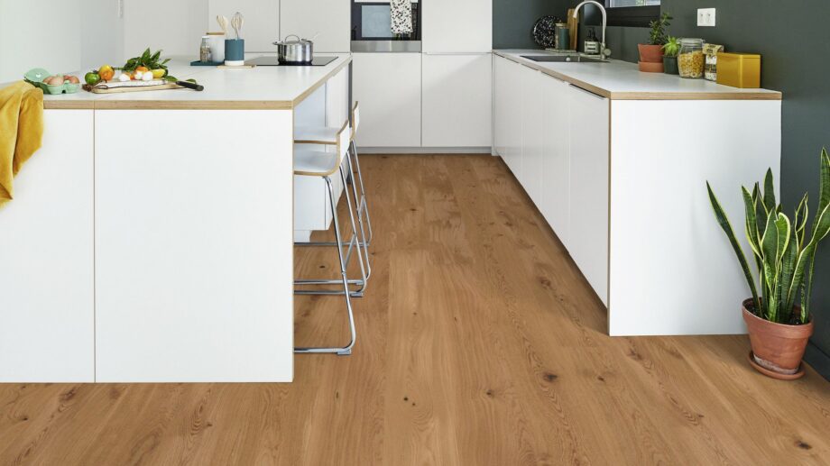 Паркет Tarkett, Pure, дуб Rustic Plank XT 13mm, 2-х сторонняя фаска, 1 полоса, брашированная, Proteco Natura матовый лак – 2