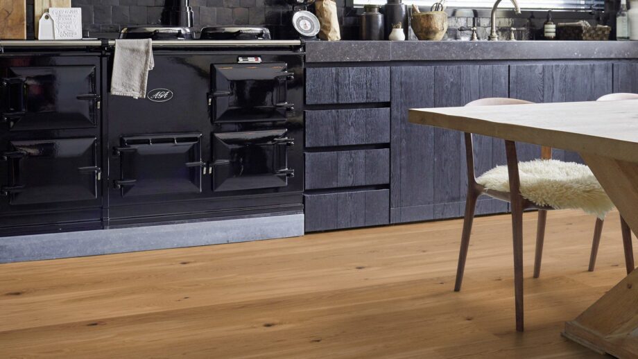Паркет Tarkett, Pure, дуб Rustic Plank XT 13mm, 2-х сторонняя фаска, 1 полоса, брашированная, Proteco Natura матовый лак – 4