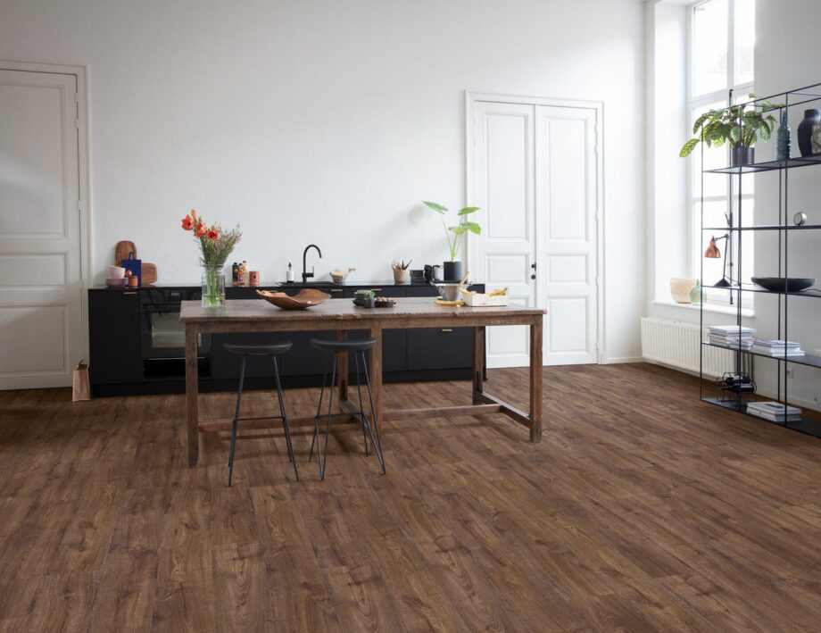 Виниловый ламинат Quick-Step Bloom Autumn Oak Chocolate – фото 5 Виниловый ламинат Quick-Step Bloom Autumn Oak Chocolate – 5