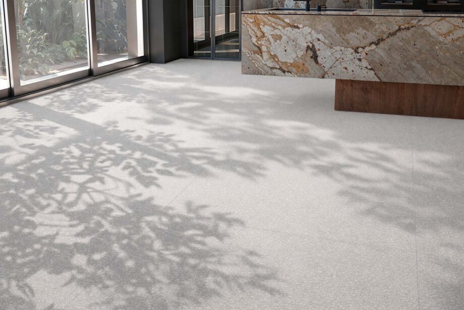 017.840.0108.15540-3 Terrazzo mustriga matt keraamiline põrandaplaat Tau Portobello White, 60x60 cm, 9 mm, valge, R10, rektifitseeritud