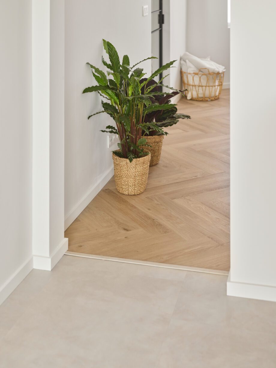 Liimitav kalasaba vinüülparkett Floorify Gluedown Large Unagi FG617