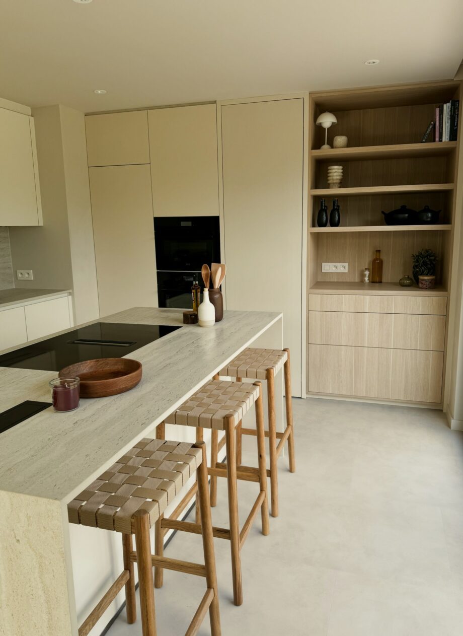 Tugevdatud südamikuga LVT vinüülplaat Floorify Large Tile Jellyfish F028 2 Tugevdatud südamikuga LVT vinüülplaat Floorify Large Tile Jellyfish F028
