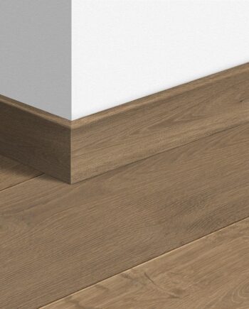 Деревянный плинтус Quick-Step Latte Oak Oiled для паркета, шпонированный, 16x80x2400 мм