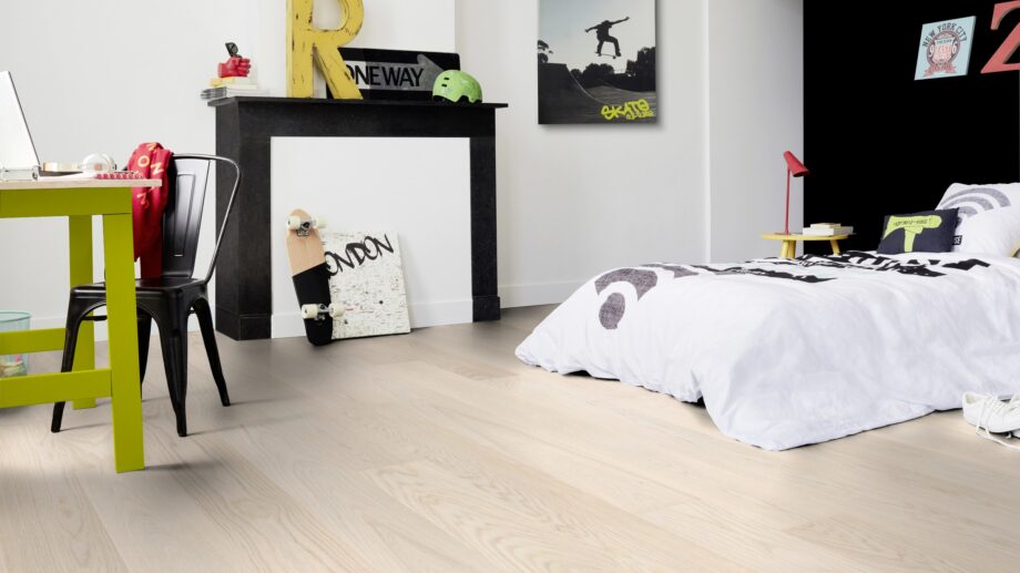 Parkett Tarkett, Grace, Tamm Beige Cashmere (beež) Plank XT, 1-lip, 2 külge mikr 3 Tammeparkett Tarkett Grace Beige Cashmere Plank XT magamistoas