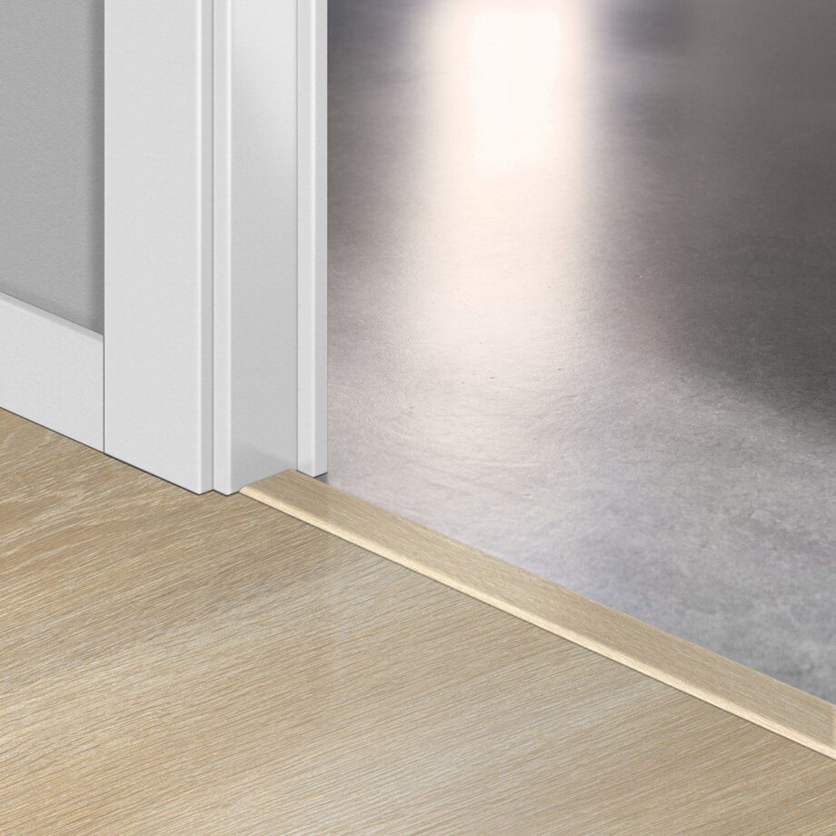 Профиль Incizo 5-в-1 Quick-Step Estate Oak Beige для ламината, 13x48x2150 мм Профиль Incizo 5-в-1 Quick-Step Estate Oak Beige для ламината, 13x48x2150 мм