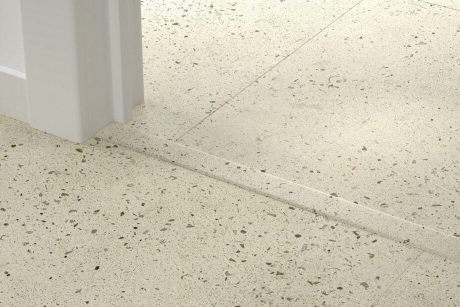 Профиль Incizo 5-в-1 Quick-Step Pebble Concrete для жёсткого LVT винила (Alpha), 8x45x2000 мм