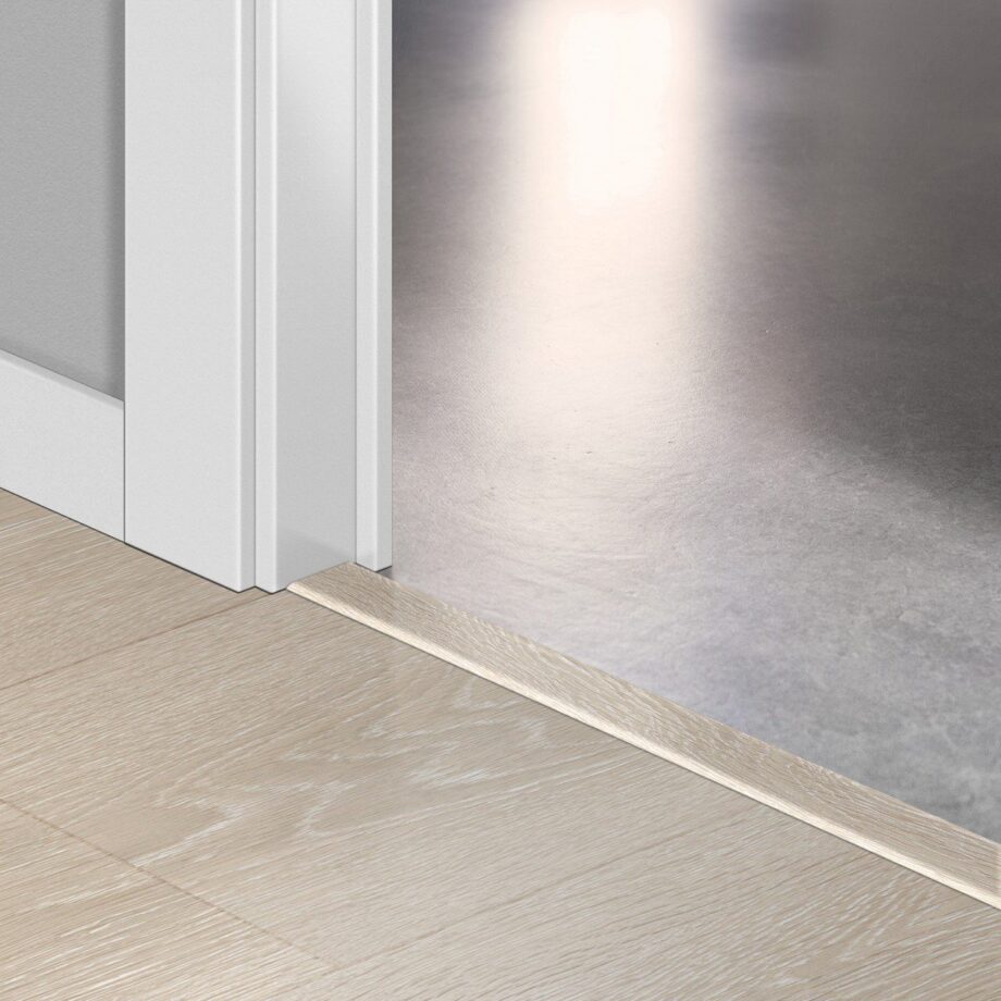 Профиль Incizo 5-в-1 Quick-Step Valley Oak Light Beige для ламината, 13x48x2150 мм Профиль Incizo 5-в-1 Quick-Step Valley Oak Light Beige для ламината, 13x48x2150 мм