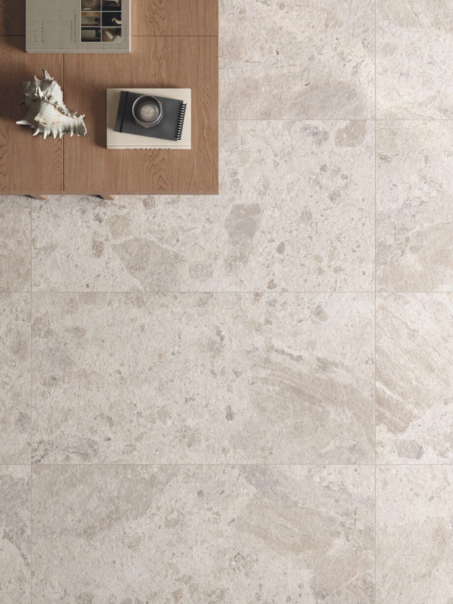 Напольная керамическая плитка под камень ABK Era Blooming Ivory, 60×120 см, 8,5 мм, натуральная матовая, противоскользящая R11 – фото 2 Напольная керамическая плитка под камень ABK Era Blooming Ivory, 60x120 см, 8,5 мм, натуральная матовая, противоскользящая R11 – 2