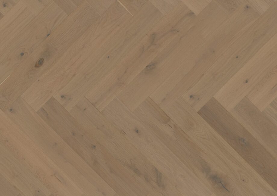 Паркет Дуб, ter Hürne, паркет елочкой, Oak ochre brown, брашированная, V-образная фаскa, особенно матовый лак