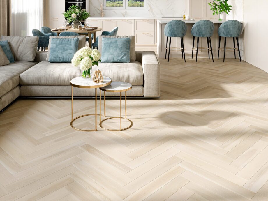 Паркет ёлочкой ясень Esta Elegant Frost Ivory Pores 700 мм экстраматовый лак – крупный план Паркет ёлочкой ясень Esta Elegant Frost Ivory Pores 700 мм экстраматовый лак – 3