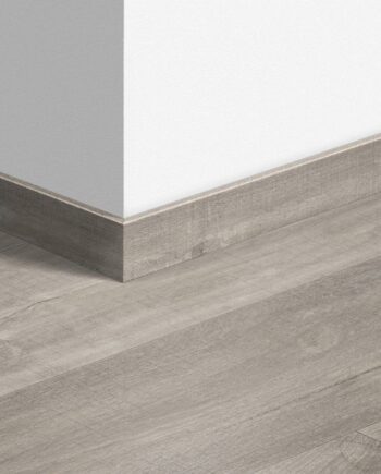 Плинтус Quick-Step Canyon Oak Grey With Saw Cuts для LVT винила, водостойкий, 12x58x2400 мм