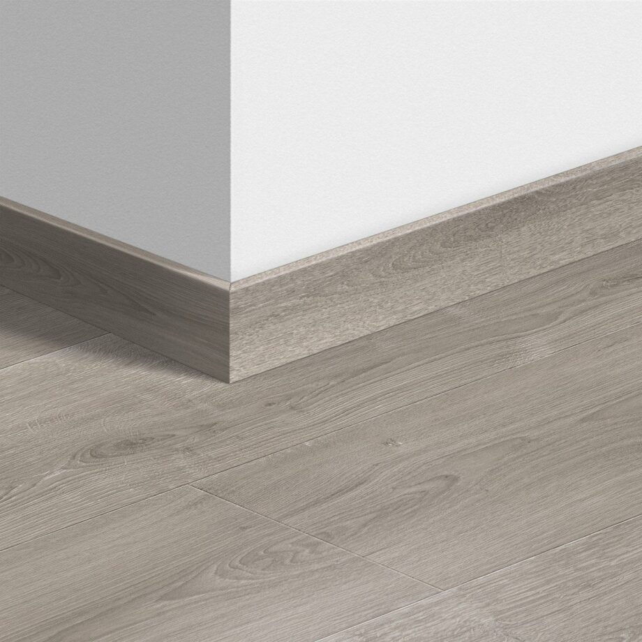 Плинтус Quick-Step Brushed Oak Grey для ламината, МДФ, 12x58x2400 мм Плинтус Quick-Step Brushed Oak Grey для ламината, МДФ, 12x58x2400 мм