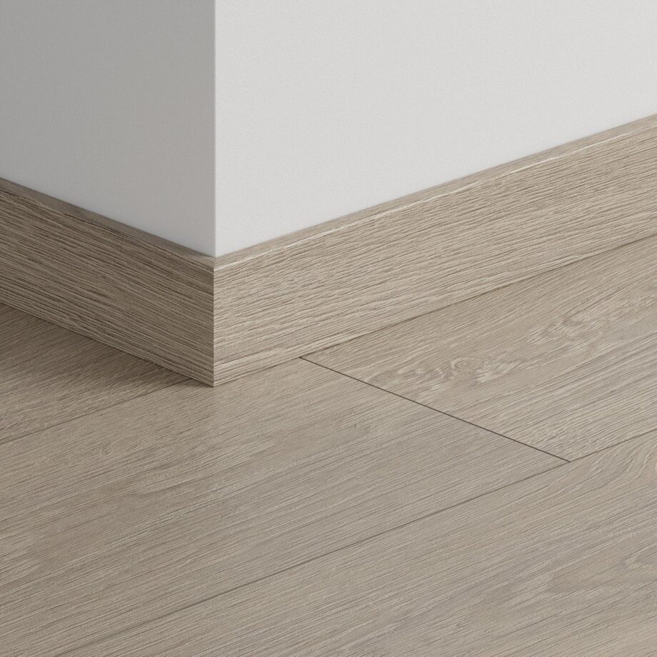 Плинтус Quick-Step Old Oak Light Grey для ламината, МДФ, 12x58x2400 мм Плинтус Quick-Step Old Oak Light Grey для ламината, МДФ, 12x58x2400 мм