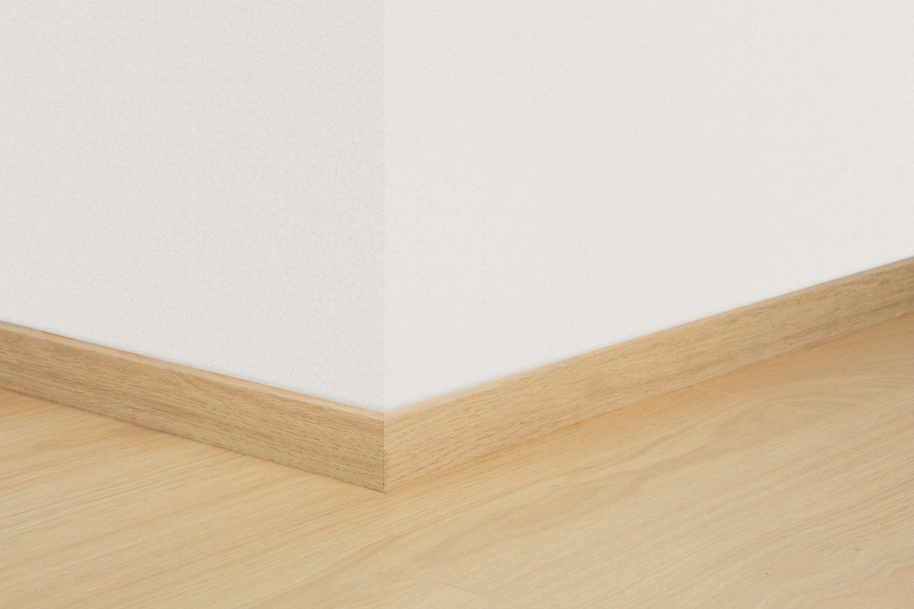 Плинтус Quick-Step Natural Varnished Oak для ламината, МДФ, 12x58x2400 мм