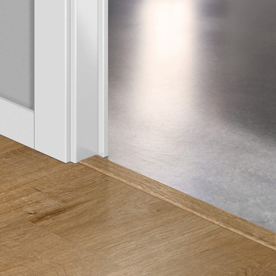 qsvincp40104-1 Профиль Incizo 5-в-1 Quick-Step Cotton Oak Natural для жёсткого LVT винила (Alpha), 8x45x2000 мм