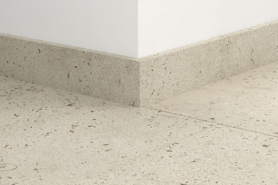 qsvsk40275-1 Плинтус Quick-Step Oyster Concrete для LVT винила, водостойкий, 12x58x2400 мм