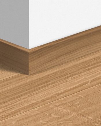 Влагостойкий деревянный плинтус Quick-Step Natural Oak Matt для паркета, шпон, 16x80x2400 мм