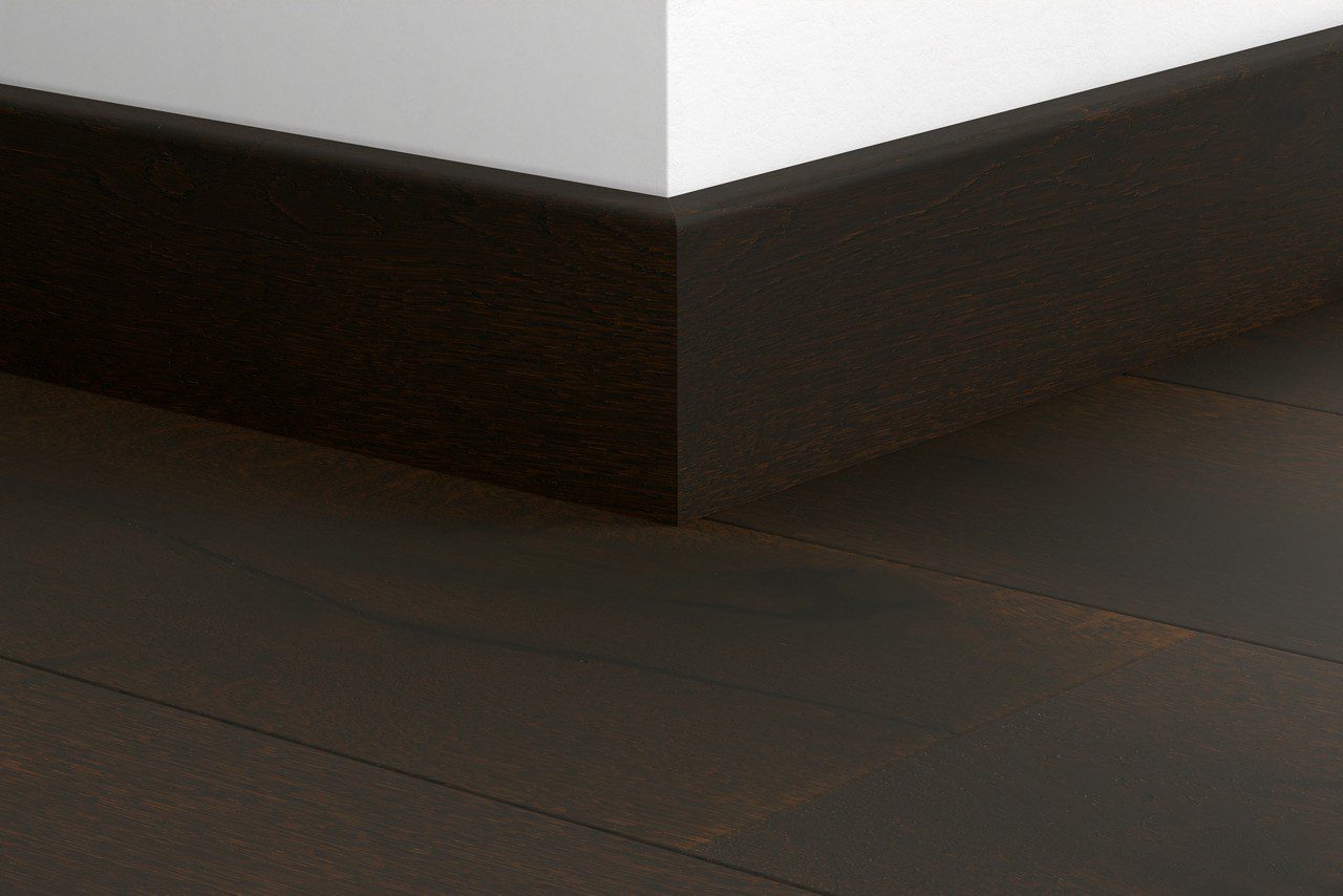 Влагостойкий деревянный плинтус Quick-Step Tobacco Oak Extra Matt для паркета, шпон, 16x80x2400 мм