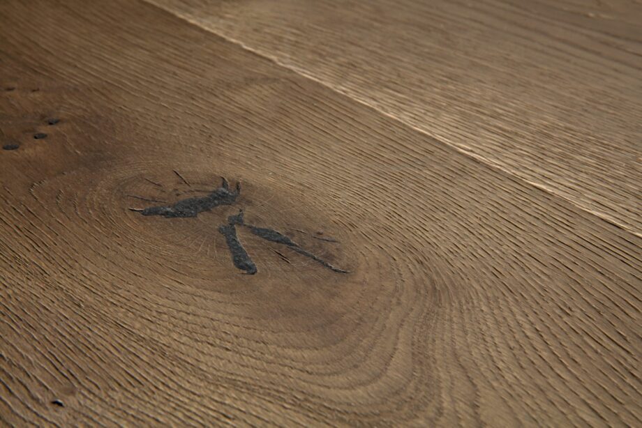 Tammeparkett Quick-Step Massimo Dark Chocolate Oak õlitatud 260mm Tammeparkett Quick-Step Massimo Dark Chocolate Oak õlitatud 260mm