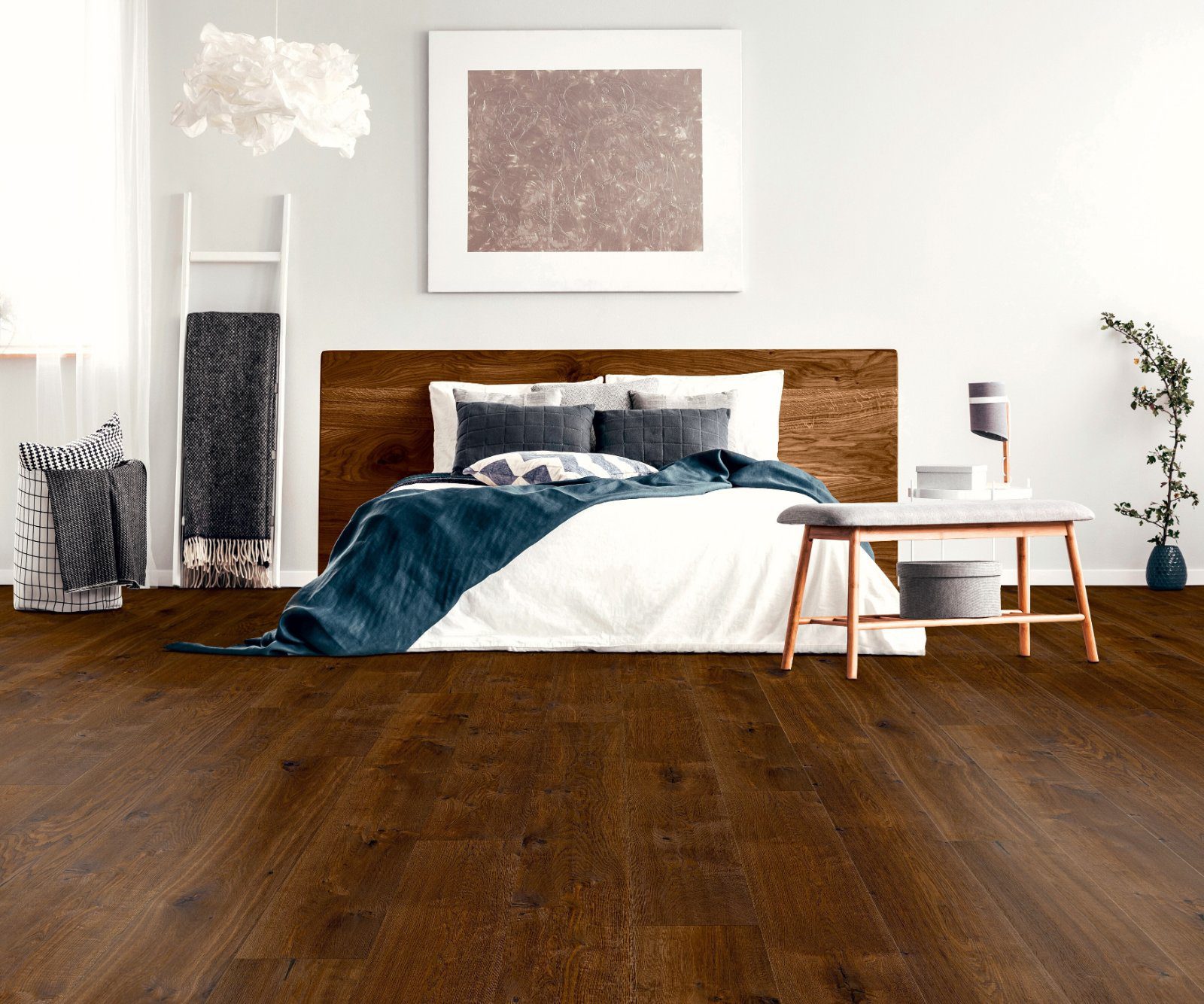 Дубовый паркет Thede & Witte Boston XL, Darkbrown, сучковатый, копчёный, с ручной строжкой, масло, 1 полоса, 2200 x 260 x 15 мм