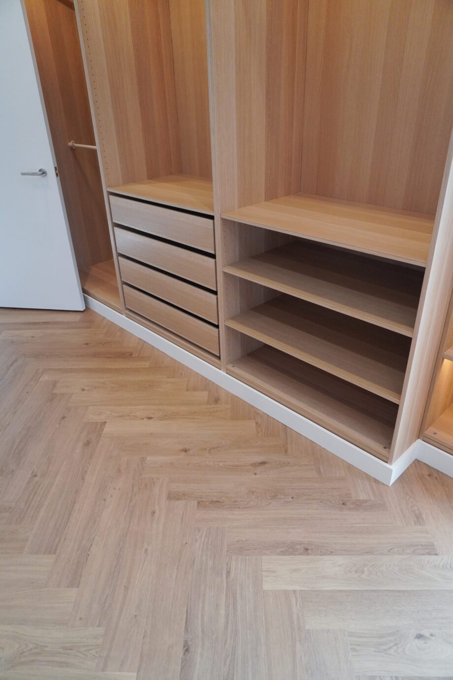 Виниловый паркет ёлочка Rigid LVT Floorify Anago F319 – фото 2 Виниловый паркет ёлочка Rigid LVT Floorify Anago F319 – 2