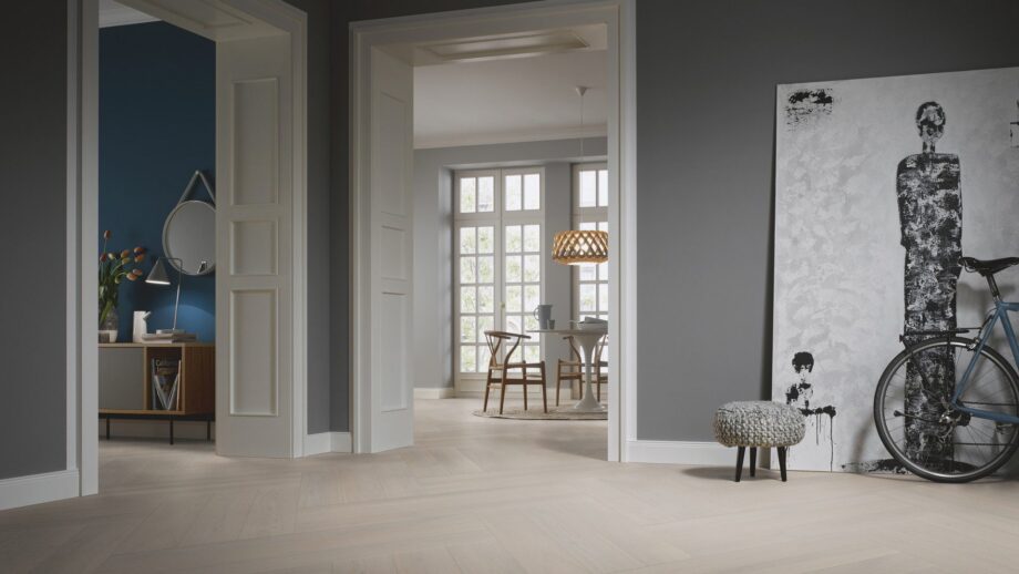Паркет Дуб, ter Hürne, паркет елочкой, Oak grey, серый, брашированная, V-образная фаскa, особенно матовый лак – 4