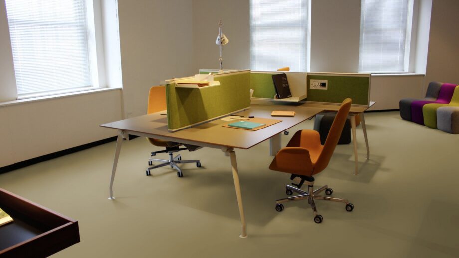 Линолеум Gerflor Uni Walton 0090 Olive – фото 3 Линолеум Gerflor Uni Walton 0090 Olive – 3
