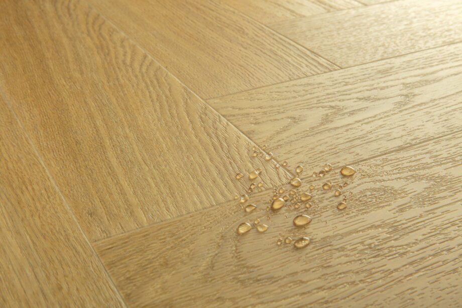 Виниловый ламинат LVT ёлочкой Quick-Step Pristine Serene Oak medium natural – фото 3 Виниловый ламинат LVT ёлочкой Quick-Step Pristine Serene Oak medium natural – 3