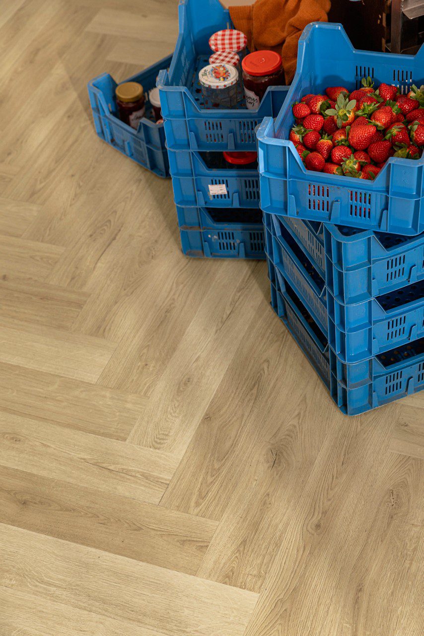 Виниловый ламинат ёлочкой Quick-Step Ciro Botanic Beige – 12