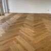 kalasaba-parkett-tamm-mix-olivahatatud Kalasaba parkett tamm mix faasitud, harjatud ja õlivahatatud paigaldatud elotoa põrandale