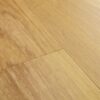 lvt-porandakate-quick-step-blos-classic-tamm-naturaalne LVT põrandakate Quick-Step Blos Classic tamm natural naturaalse tamme tooniga ja põrandalaud tamm disainiga.