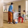 Виниловый ламинат Quick-Step Bloom Brushed Oak Honey – фото 18 Виниловый ламинат Quick-Step Bloom Brushed Oak Honey – 18