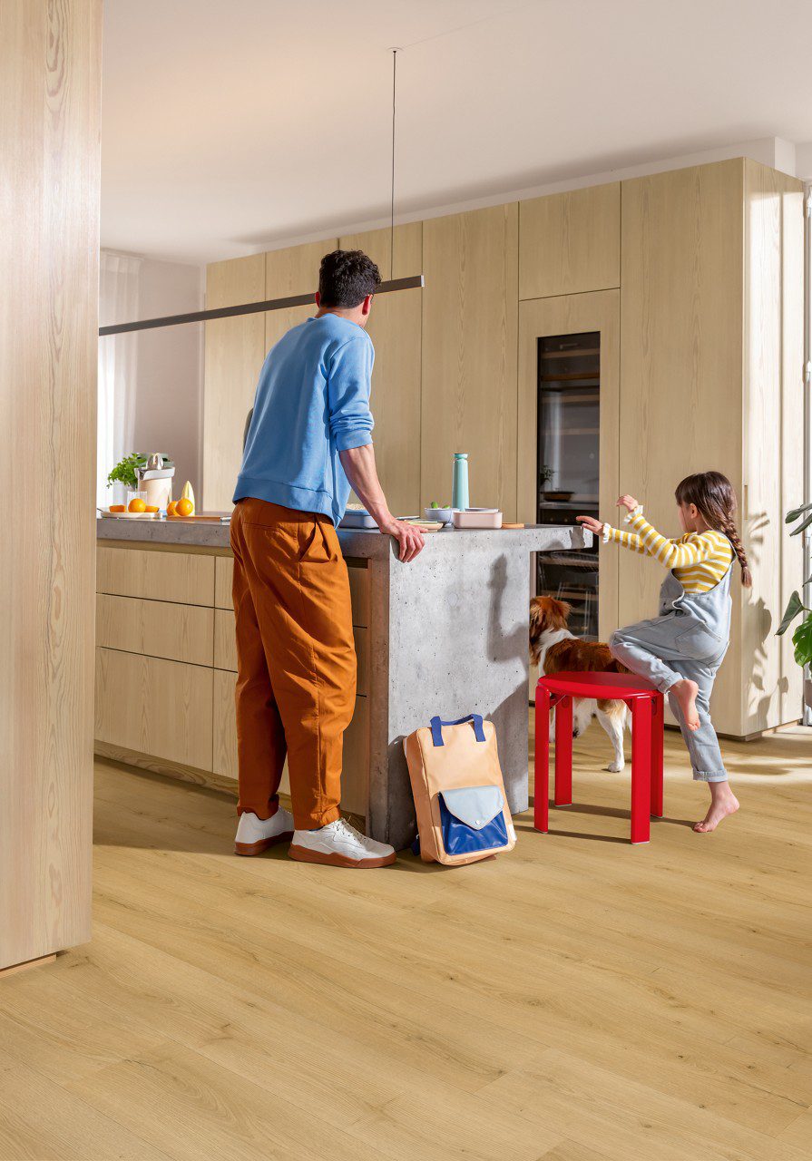 Виниловый ламинат Quick-Step Bloom Brushed Oak Honey – 18