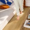 Виниловый ламинат Quick-Step Bloom Brushed Oak Honey – фото 7 Виниловый ламинат Quick-Step Bloom Brushed Oak Honey – 7