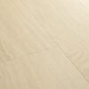 vinyylilankku-quick-step-bloom-pure-tammi-polar Vinyylilankku Quick Step Bloom Pure Tammi Polar, erittäin vaalea polaarinen tammen sävy ja lankkudesign.