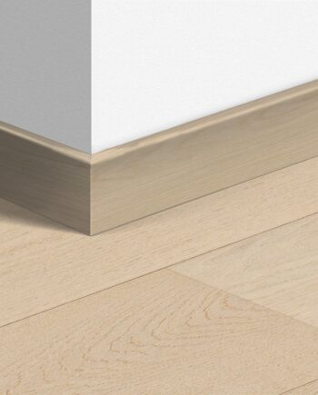 Деревянный плинтус Quick-Step Polar Oak Matt для паркета, шпонированный, 16x80x2400 мм