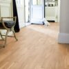 Parkett Tarkett, Grace, Tamm Nature TreS, 3-lip, harjatud, Proteco ExtraMatt mat 4 Tammeparkett Tarkett Grace Nature TreS esikus