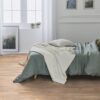 Parkett Tarkett, Grace, Tamm Soft Skin TreS, 3-lip, harjatud, Proteco ExtraMatt 3 Tammeparkett Tarkett Grace Soft Skin TreS magamistoas