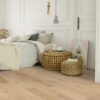 Parkett Tarkett, Grace, Tamm White Canvas (valge) Plank, 1-lip, 2 külge mikrofaa 3 Tammeparkett Tarkett Grace White Canvas Plank magamistoas