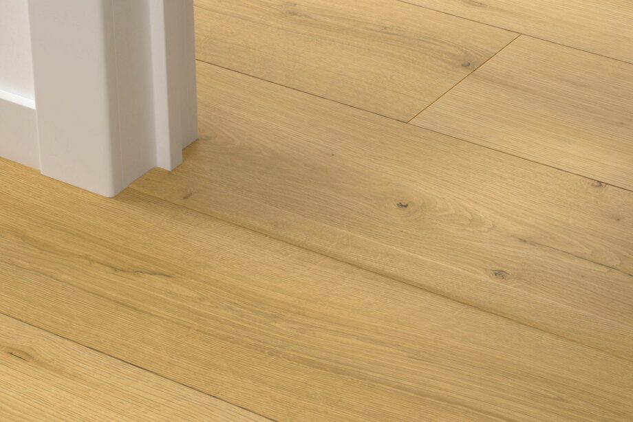 Профиль Incizo 5-в-1 Quick-Step Brushed Oak Honey для жёсткого LVT винила (Alpha), 8x45x2000 мм Профиль Incizo 5-в-1 Quick-Step Brushed Oak Honey для жёсткого LVT винила (Alpha), 8x45x2000 мм