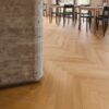 Паркет ёлочкой Bauwerk Cleverpark 900 дуб натур 14 матовый лак шлифованный – интерьер Паркет ёлочкой Bauwerk Cleverpark 900 дуб натур 14 матовый лак шлифованный – 2