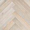 Паркет ёлочкой ясень Esta Elegant Frost Ivory Pores 700 мм экстраматовый лак – крупный план Паркет ёлочкой ясень Esta Elegant Frost Ivory Pores 700 мм экстраматовый лак – 2