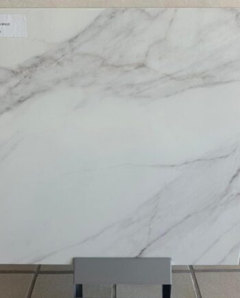 Полированная напольная плитка из керамогранита под мрамор Marmol Caspio, 60x60 см, 9 мм, белый
