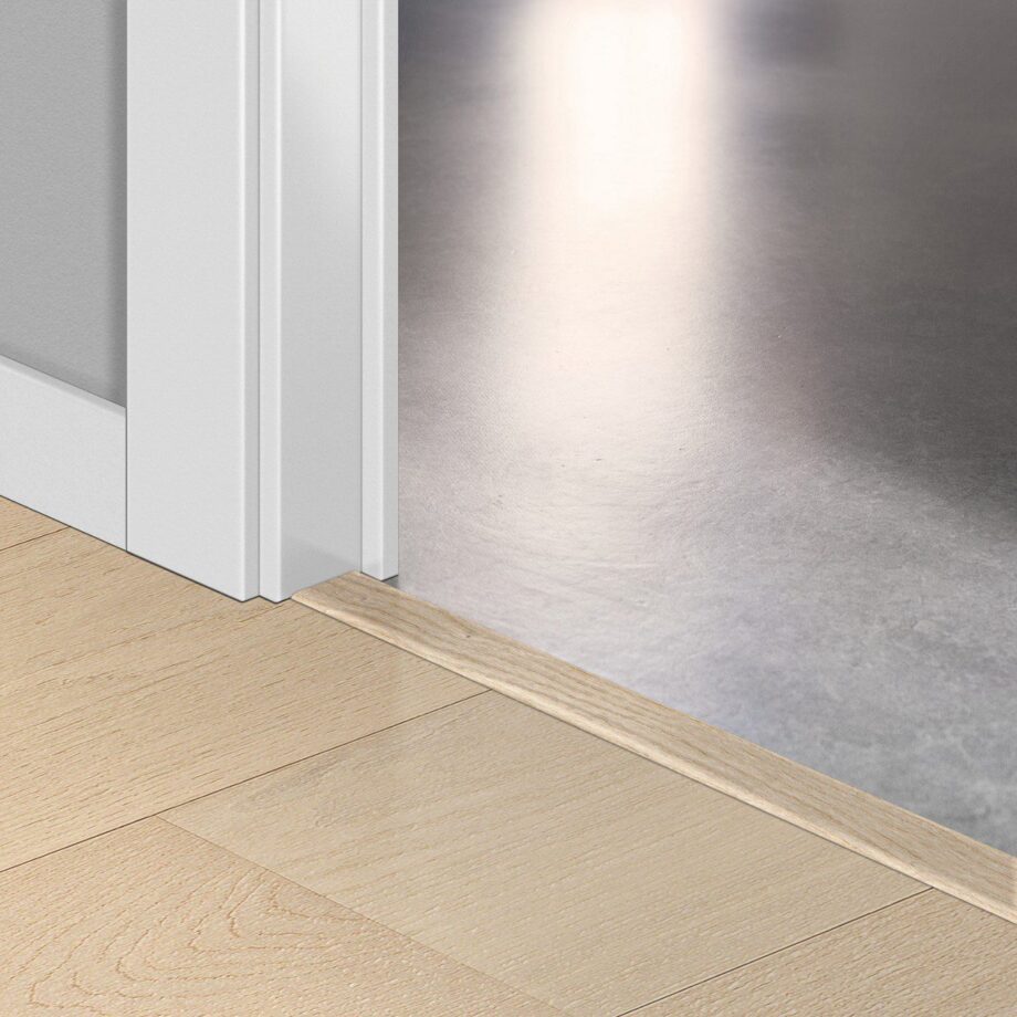 Профиль Incizo 5-в-1 Quick-Step Polar Oak Matt для паркета, древесный шпон, 17x54x2150 мм Профиль Incizo 5-в-1 Quick-Step Polar Oak Matt для паркета, древесный шпон, 17x54x2150 мм