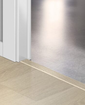 Профиль Incizo 5-в-1 Quick-Step Sea Breeze Oak Beige для жёсткого LVT винила (Alpha), 8x45x2000 мм