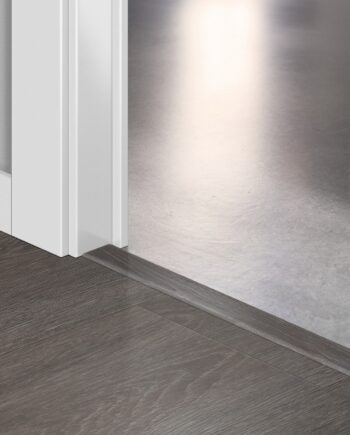 Профиль Incizo 5-в-1 Quick-Step Silk Oak Dark Grey для жёсткого LVT винила (Alpha), 8x45x2000 мм