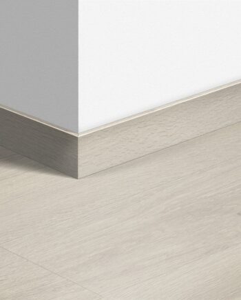 Плинтус Quick-Step Sea Breeze Oak Light для LVT винила, водостойкий, 12x58x2400 мм