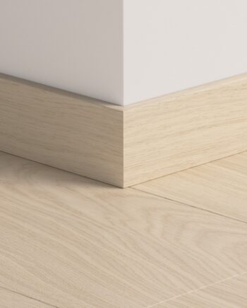 Плинтус Quick-Step Pure Oak Polar для LVT винила, водостойкий, 12x58x2400 мм