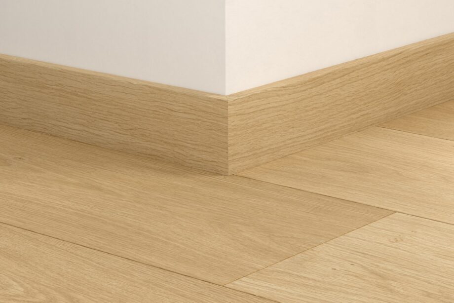 qsvsk40321-1 Плинтус Quick-Step Coast Oak Beige для LVT винила, водостойкий, 12x58x2400 мм