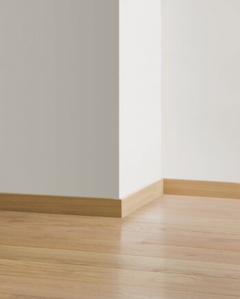Деревянный плинтус Quick-Step White Daisy Oak Extra Matt для паркета, шпонированный, 16x80x2400 мм